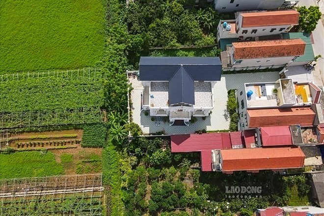 Hộ gia đình bị thu hồi từ 30% đến 70% diện tích đất nông nghiệp đang sử dụng thì được hỗ trợ trong thời gian 6 tháng nếu không phải di chuyển chỗ ở và trong thời gian 12 tháng nếu phải di chuyển chỗ ở. Ảnh: Phan Anh