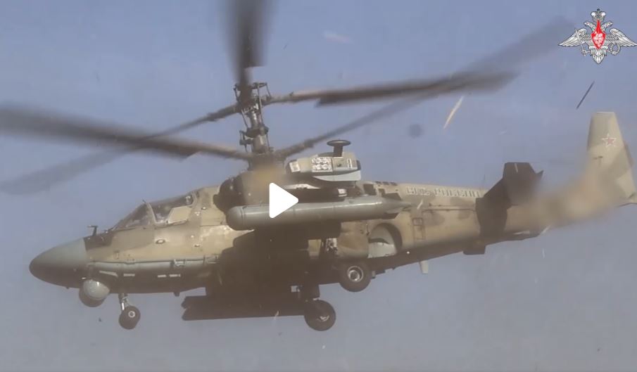 Trực thăng Ka-52M của Nga xuất kích. Ảnh cắt từ video Bộ Quốc phòng Nga