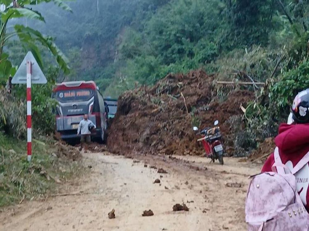 Diem sat lo dat tai ban Mong, xa Quang Chieu, huyen Muong Lat (Thanh Hoa). Anh: Nguoi dan cung cap