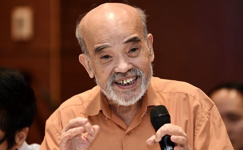 GS.TSKH Đặng Hùng Võ - nguyên Thứ trưởng Bộ Tài nguyên và Môi trường cho rằng, đánh thuế để giảm giá nhà là không chính xác. Ảnh: Cao Nguyên.