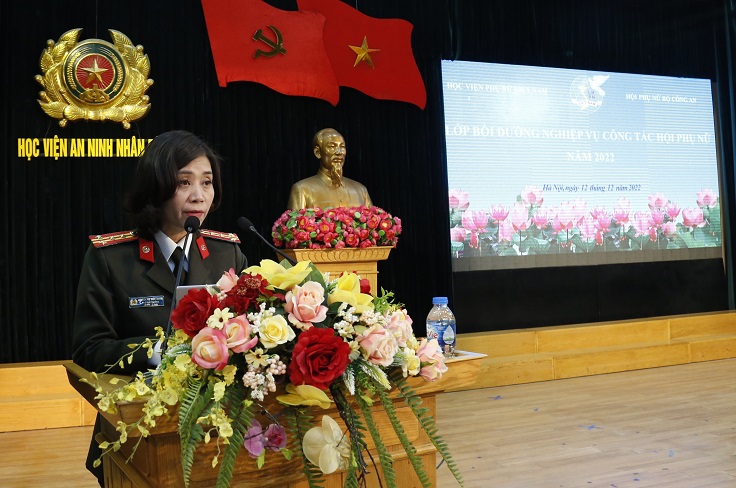 Colonel Nguyen Thi Thuy Thanh - Deputy Director of the Department of Party and Political Affairs. Photo: People's Security Academy