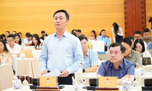 Thứ trưởng Bộ Xây dựng Nguyễn Việt Hùng thông tin về việc giá nhà, giá bất động sản tăng cao, tăng đột biến. Ảnh: Phạm Đông