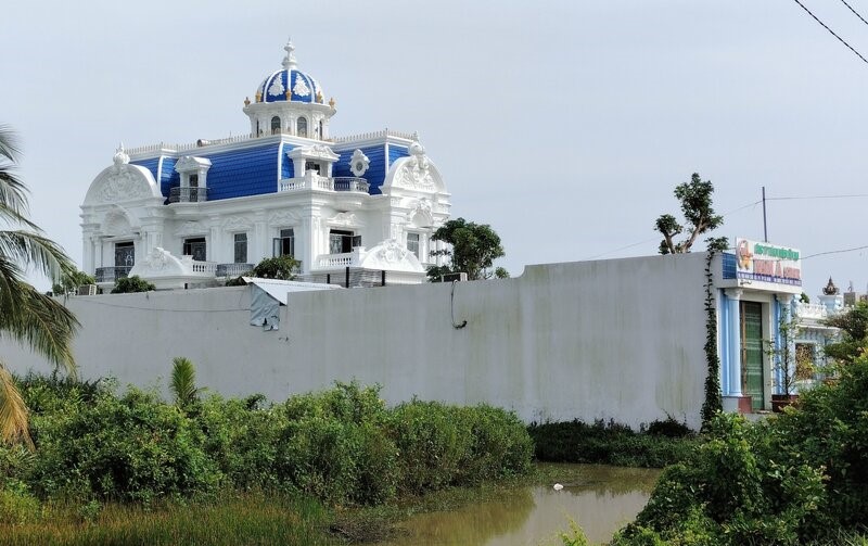 Một góc căn nhà của ông Hồ An Tập xây dựng trên đất nuôi trồng thuỷ sản. Ảnh: Nhật Hồ