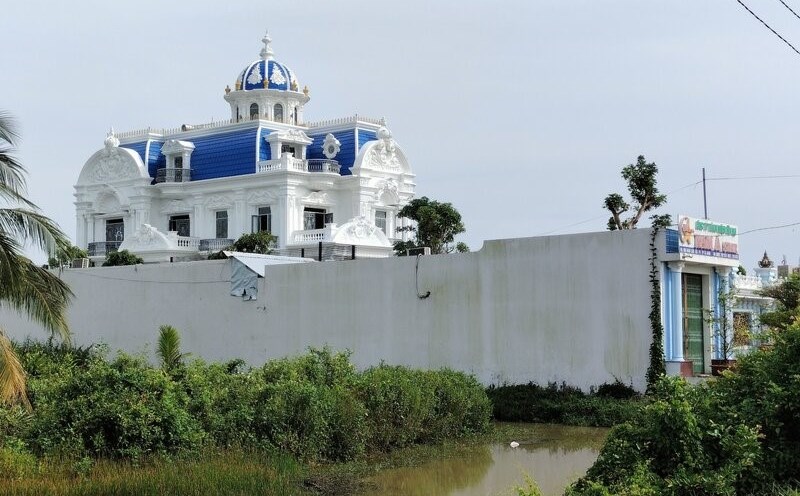 Một góc căn nhà của ông Hồ An Tập xây dựng trên đất nuôi trồng thuỷ sản. Ảnh: Nhật Hồ