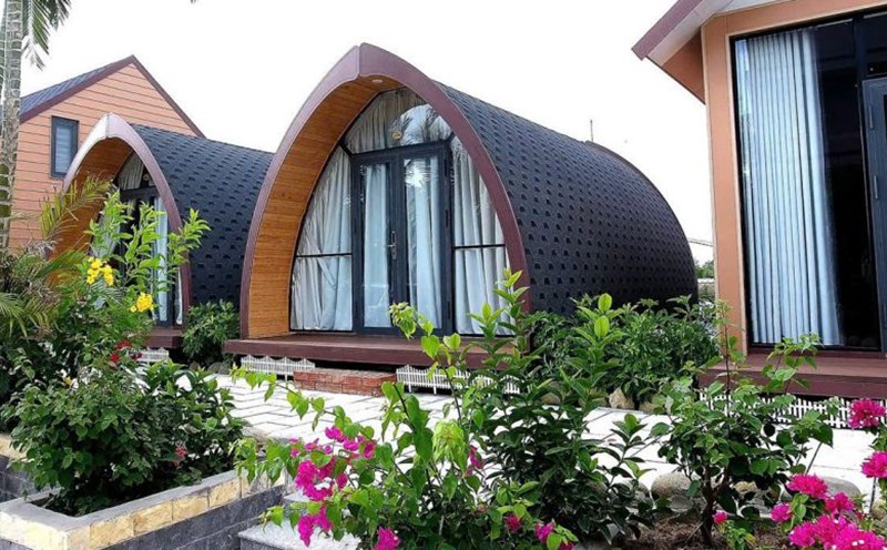 Ozon Hotel and Restaurant in Nam Can District attracts tourists. Photo: Nhat Ho