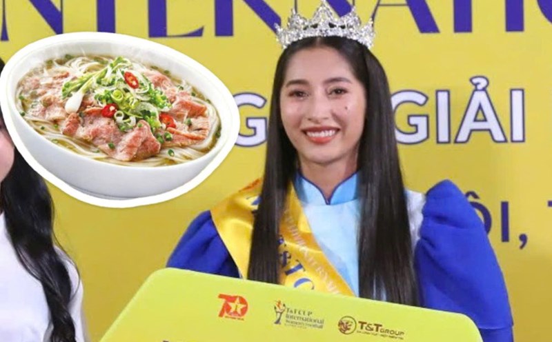 Women's soccer striker Quinley Quezada prefers chicken pho to Vietnamese beef pho. Photo: Hoang Hue