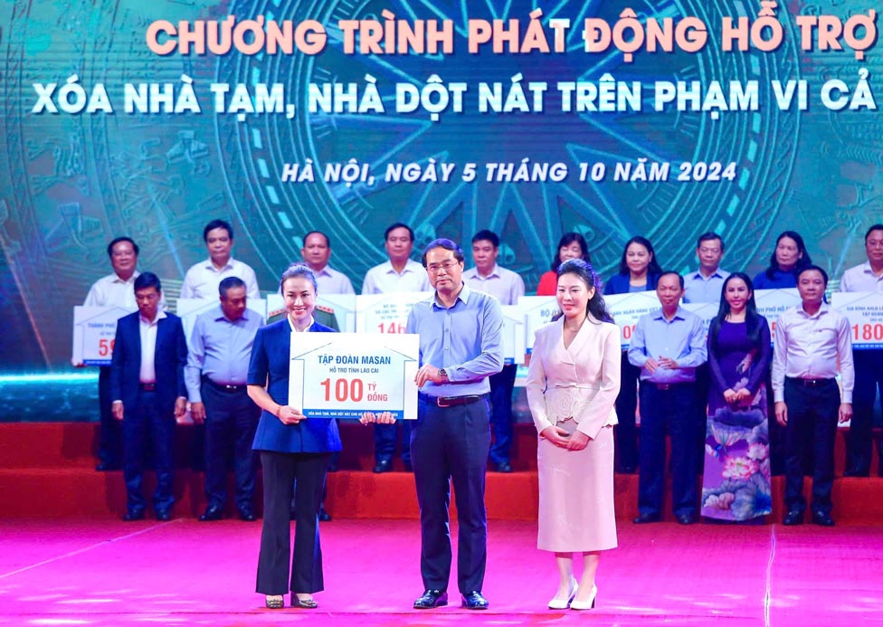 Masan Group donates 100 billion VND to support Lao Cai province. Photo: Ngoc Mai