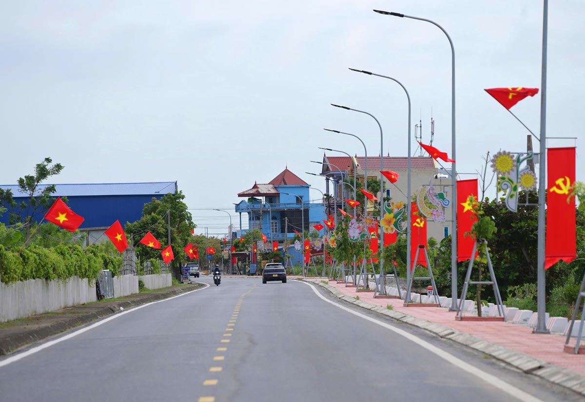 Traffic road in Giao Tien commune (now Giao Thuy town), Giao Thuy district, Nam Dinh province. Photo: Luong Ha