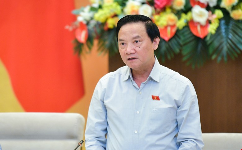 Vice Chairman of the National Assembly Nguyen Khac Dinh gave his opinion on the investment policy of the National Target Program on Cultural Development for the 2025-2035 period. Photo: Quochoi.vn
