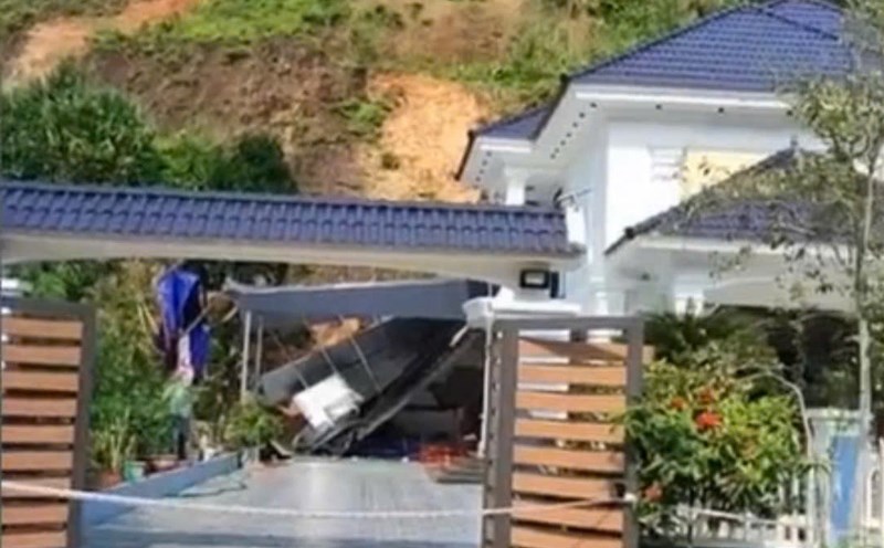 Landslides from the hill damaged houses in Bao Nhai commune. Photo: Provided by local people