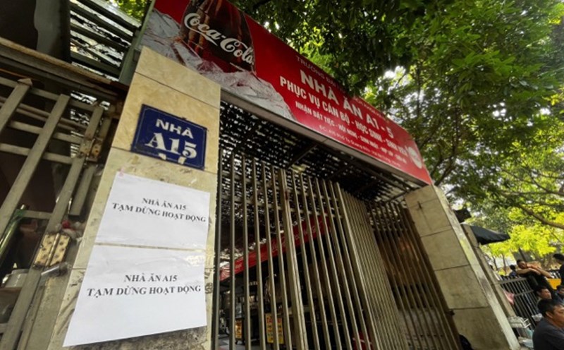Hanoi University of Science and Technology temporarily closes its cafeteria and stops the operation of the unit providing meals for students. Photo: Tuong Van