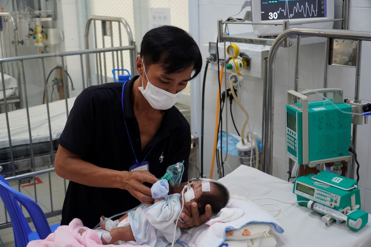 Increasing number of respiratory diseases in children. Photo: Ngoc Le