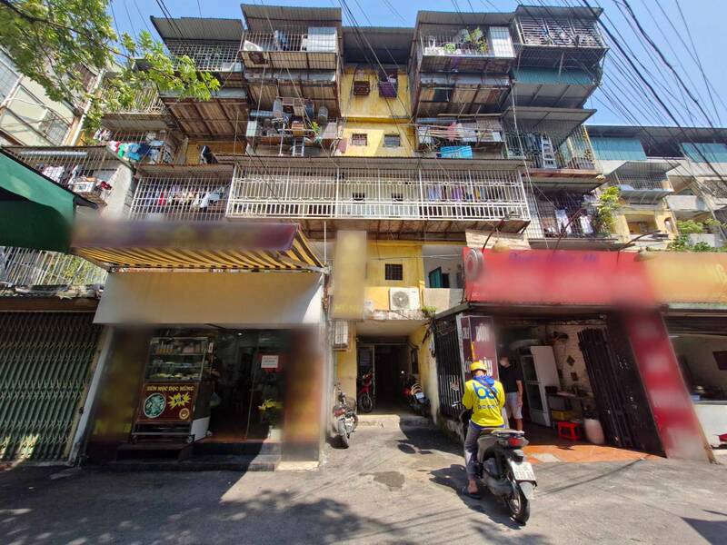 A corner of Nghia Tan apartment building (Cau Giay district, Hanoi). Photo: Thu Giang