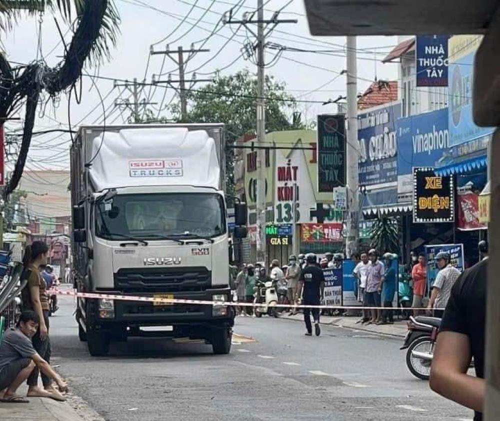 Phong tỏa hiện trường vụ tai nạn khiến cụ bà tử vong ở TPHCM. Ảnh: Đông Hoàng