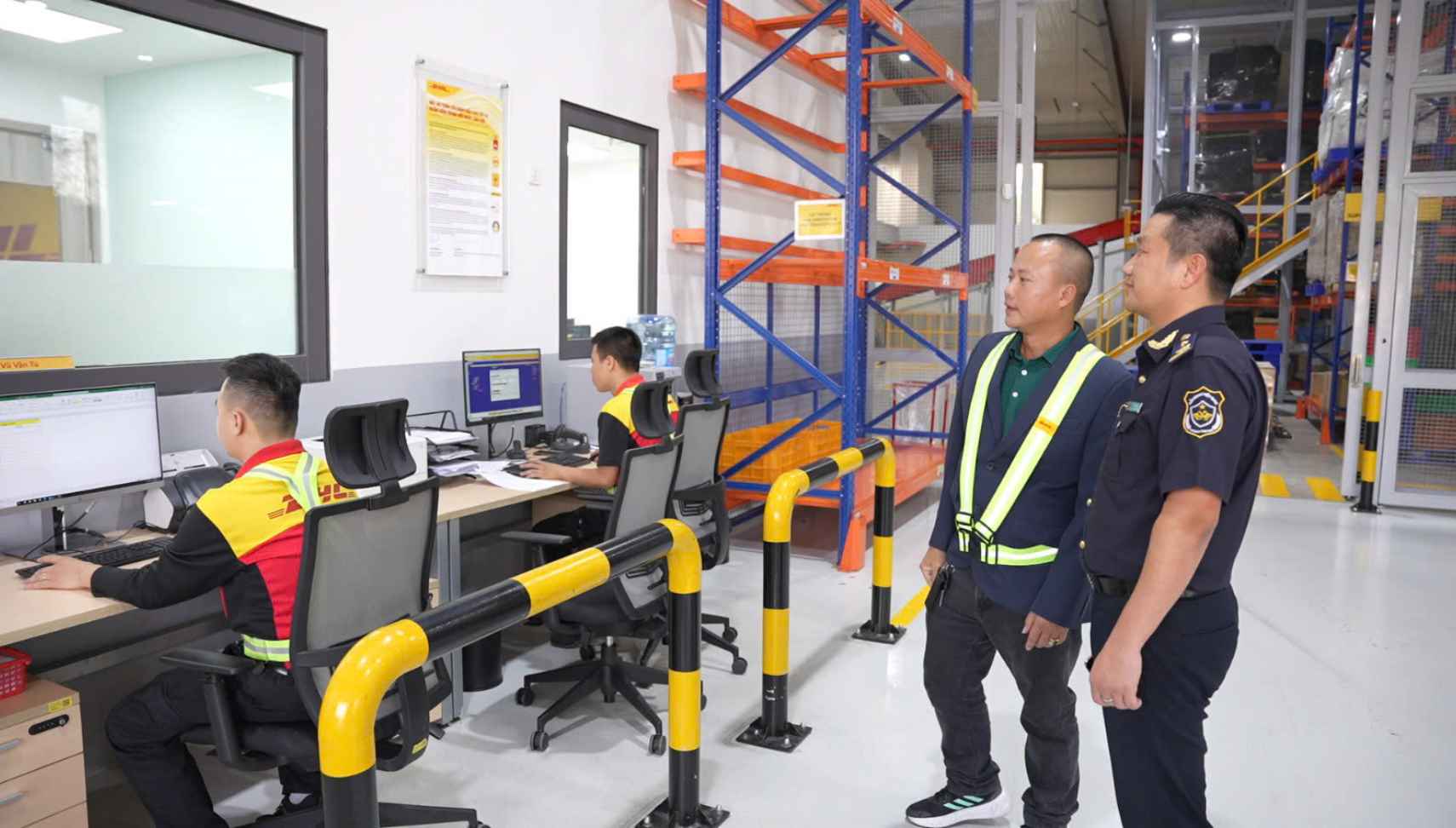 Vietnam leads e-commerce growth in Southeast Asia. Photo: Customs Directorate.