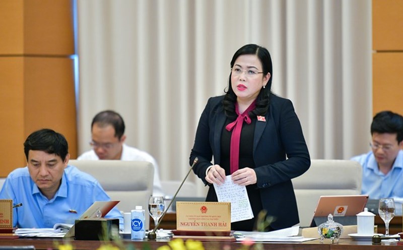 Head of Delegation Affairs Nguyen Thanh Hai felt very sorry for the teacher who encouraged parents to contribute money to buy laptops. Photo: Quochoi.vn