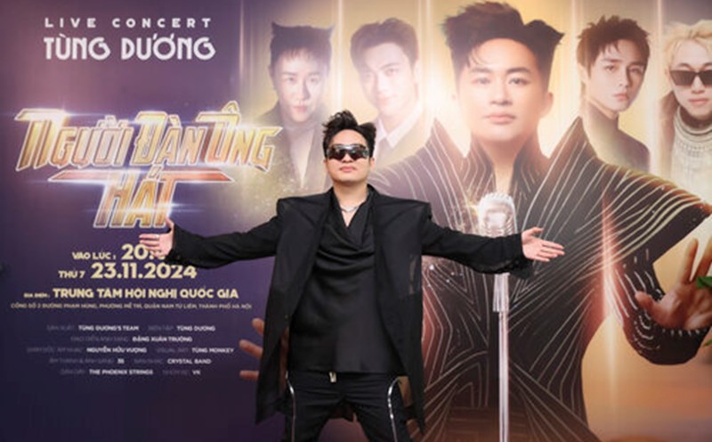 The male singer devoted a lot of effort to the live concert "Tung Duong - The Singing Man". Photo: Manh Nguyen
