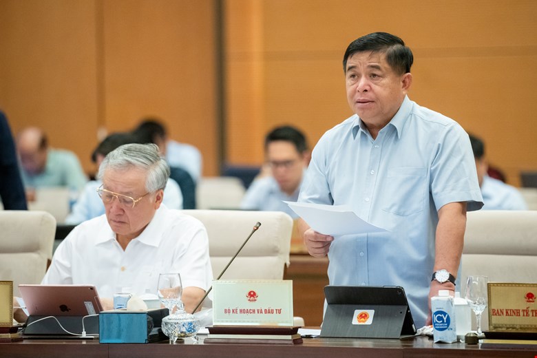 Minister of Planning and Investment Nguyen Chi Dung said that in 2025, the Government aims for GDP growth of about 6.5-7%. Photo: Pham Thang