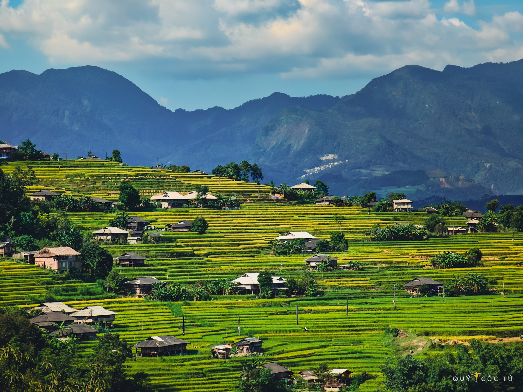 Buoc sang dat troi Ha Giang, nhung ky uc xua cua mot phuot thu ky cuu don dap tro ve. Tu cung duong Nan Ma kinh hoang khi xua nay da trai nhua, ruong bac thang Xin Man treo minh tren suon da, duoi thung sau la song Nho Que, tiep noi kham pha la nhung ban lang o Hoang Su Phi dep tua kiet tac.