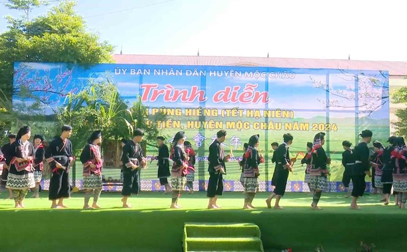 Unique Pung Hieng festival of Dao people in Moc Chau