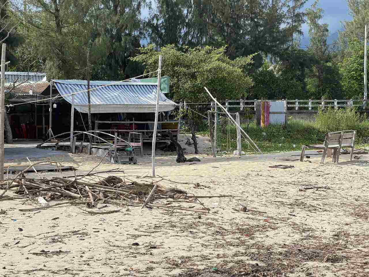 Beach in Da Nang City is seriously eroded. Photo: Mai Huong