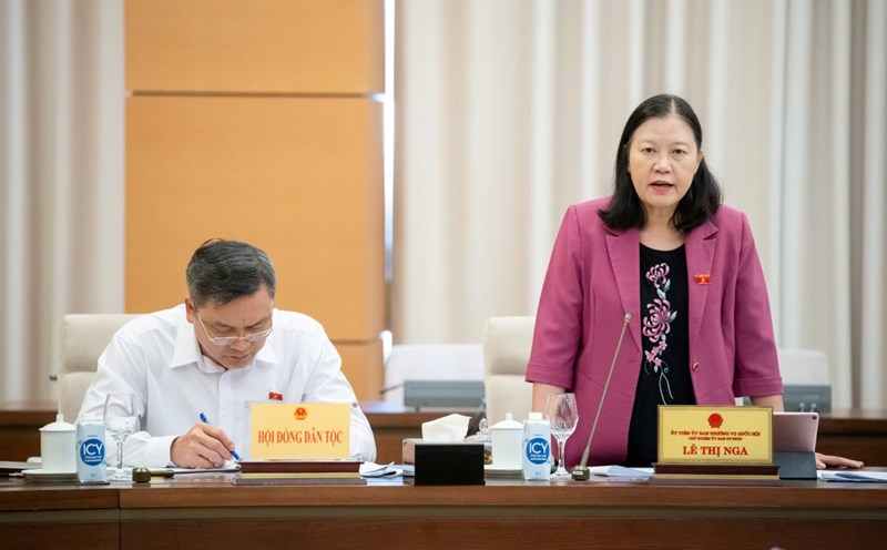 Chairwoman of the Judiciary Committee Le Thi Nga proposed that the Government continue to direct the management and rectification of the gold market. Photo: Van Toan