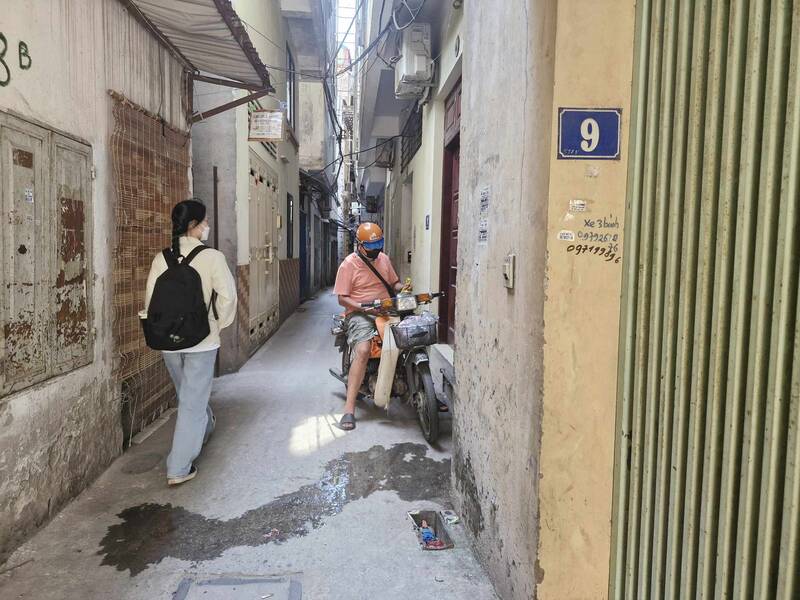 The rent for many houses in alleys in Hanoi has reached nearly 5 million VND/month. Photo: Thu Giang