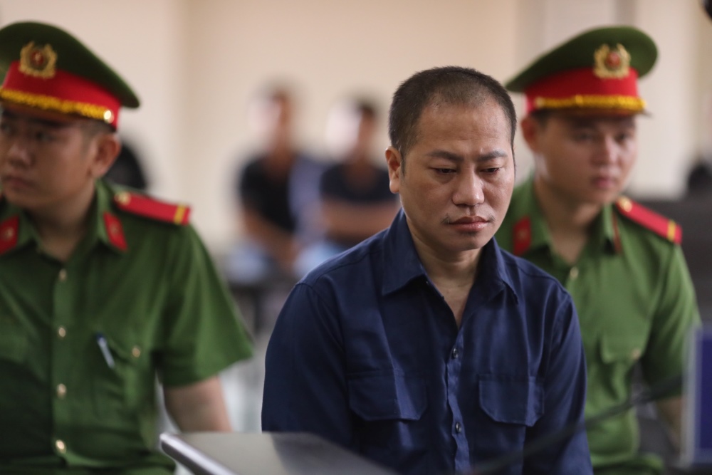 Người tự xưng đại đức Thích Tâm Phúc tại phiên tòa sơ thẩm. Ảnh: Anh Tú
