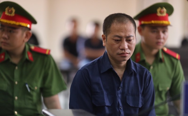 Người tự xưng đại đức Thích Tâm Phúc tại phiên tòa sơ thẩm. Ảnh: Anh Tú