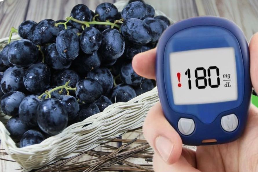 Benefits of black grapes help control blood sugar. Graphics: Linh Dan