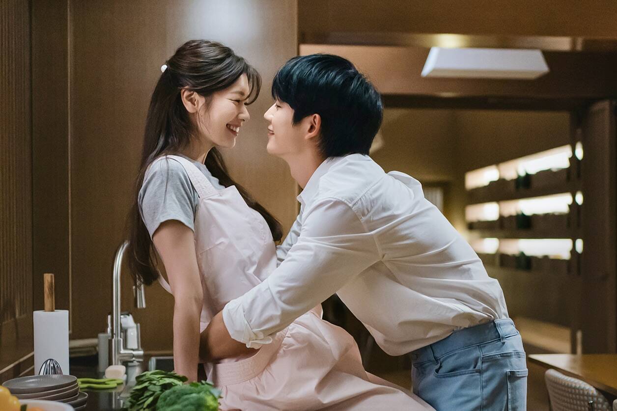 "Love Next Door" do Jung So Min và Jung Hae In đóng chính. Ảnh: Nhà sản xuất