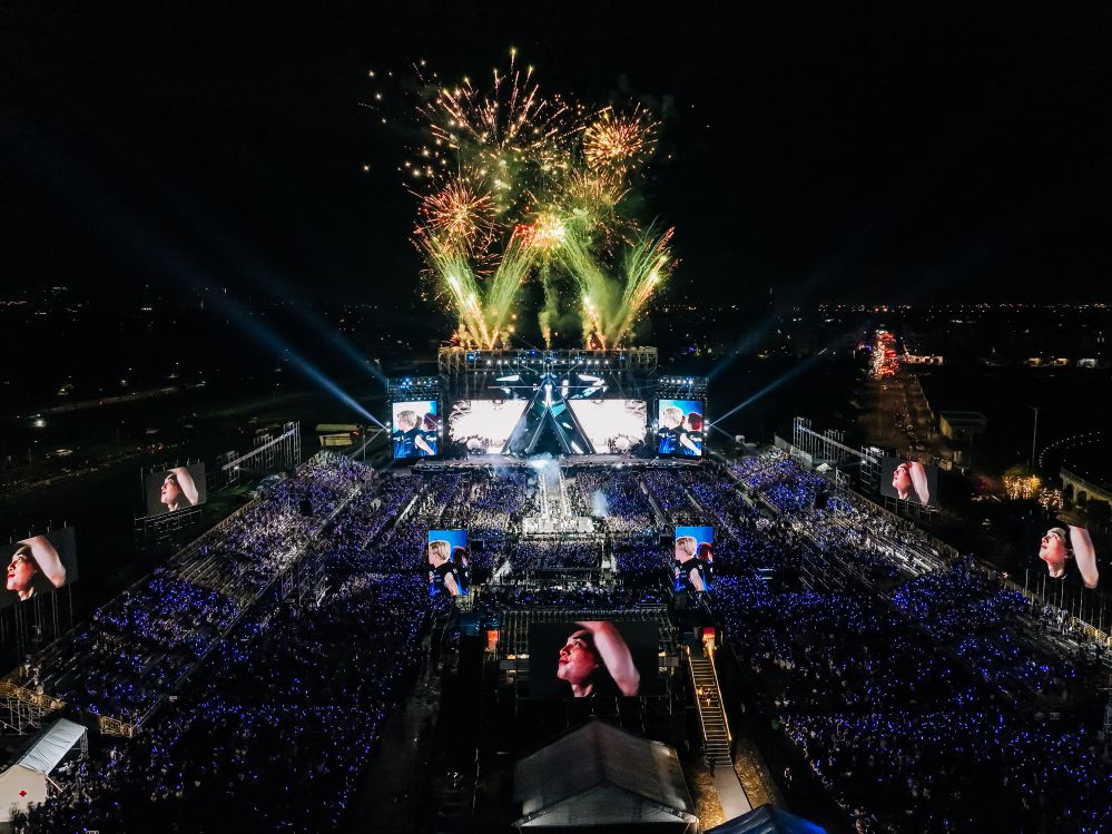 "Say hi brother" show. Photo: Producer