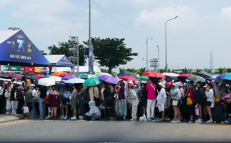 Audience of Concert "Anh trai say hi". Photo: Producer