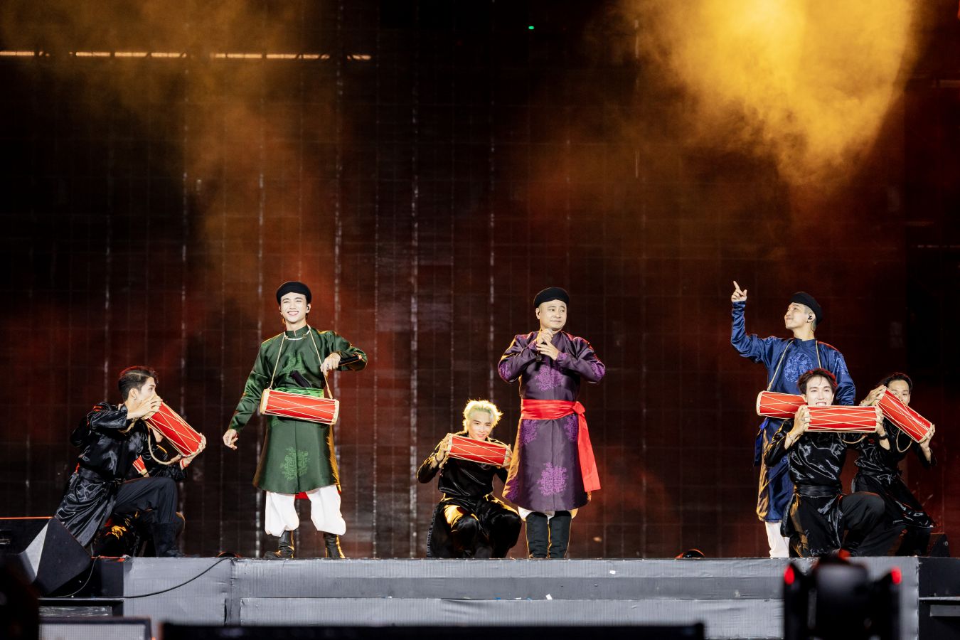 After the concert in Ho Chi Minh City, the 2 "Brother" concerts will continue to be held in Hanoi next December. Photo: Producer