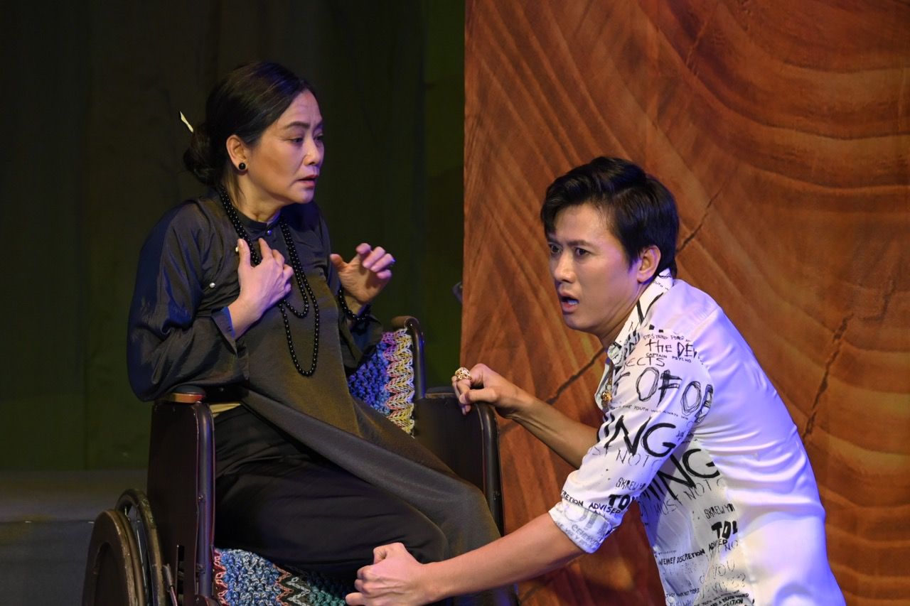Tuyet Thu and Quach Ngoc Tuyen combined. Photo: Stage.