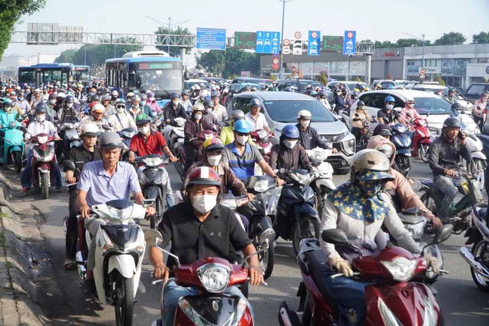 Tuong tu, duong Truong Chinh o cua ngo phia tay bac thanh pho cung qua tai nghiem trong.