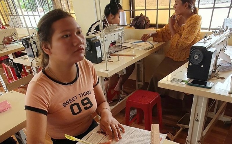 Facilities at the Vocational Education - Continuing Education Center in Dak Mil district meet the vocational training needs of local people. Photo: Bao Trung