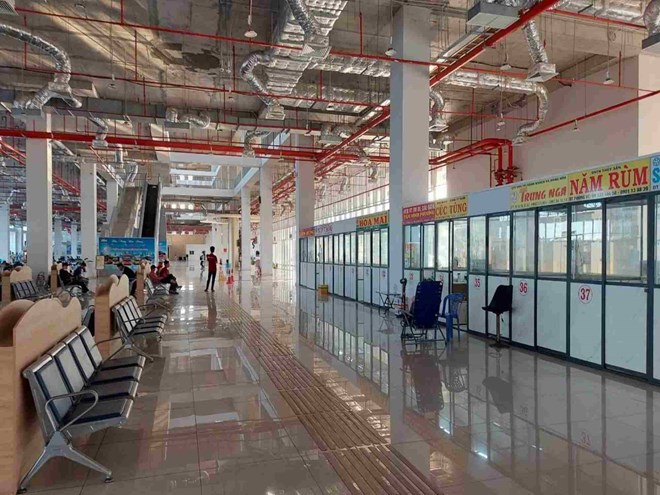 Few passengers at the new Eastern Bus Station (Thu Duc City, HCMC). Photo: Minh Quan