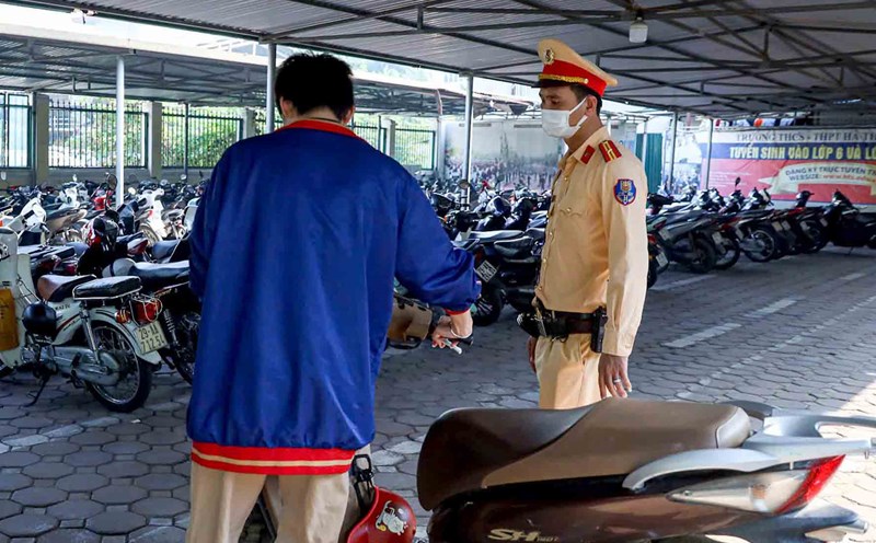 Hanoi Traffic Police will record and enter schools to handle students who violate the law