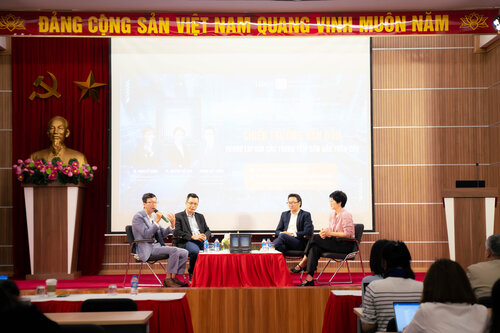 Speakers at the panel discussion on the future of global semiconductor hubs. Photo: Organizing Committee