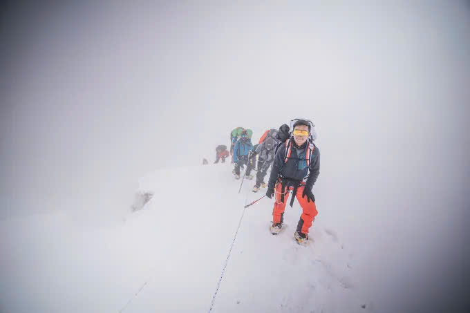 Young Nima Rinji Sherpa climbs Mount Everest in this photo taken on May 23, 2024. Photo: AFP