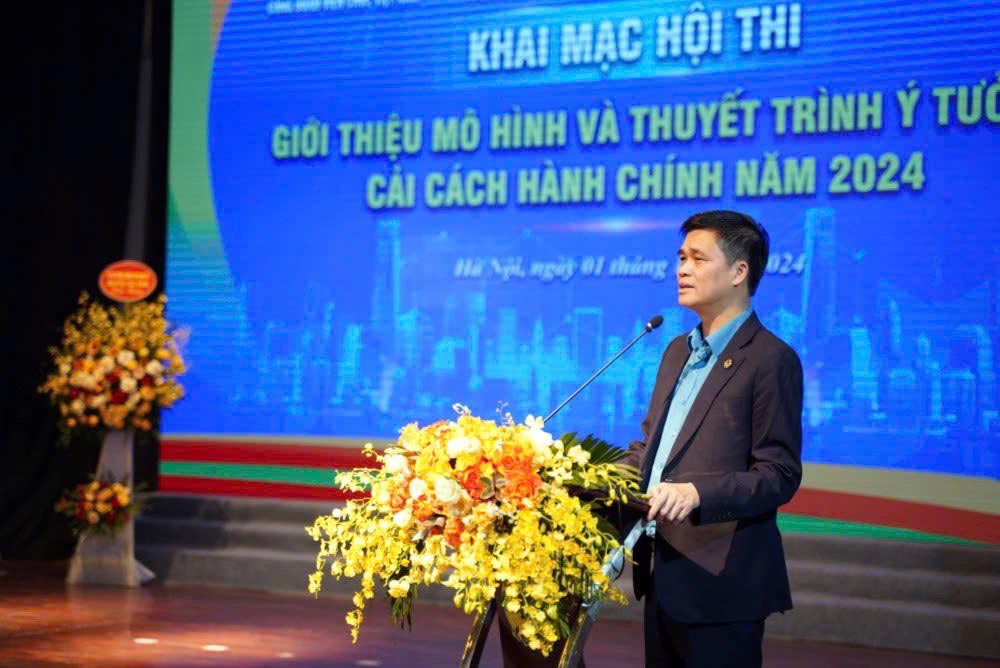 Mr. Ngo Duy Hieu, Vice President of the Vietnam General Confederation of Labor, President of the Vietnam Civil Servants' Trade Union delivered the opening speech of the contest. Photo: Den Phu