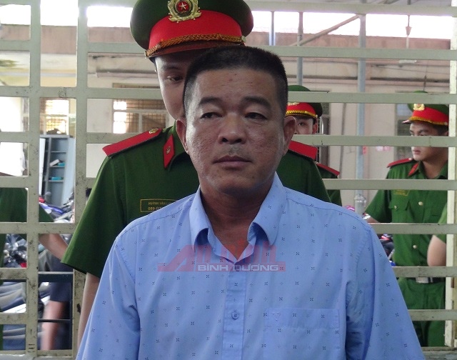 Công an bắt giữ ông Tống Thanh Việc liên quan đến vụ xây nhà trên đất nông nghiệp. Ảnh: Công an tỉnh Bình Dương