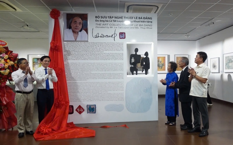 Exhibition space of artist Le Ba Dang's paintings at the Da Nang Fine Arts Museum. Photo: My Linh