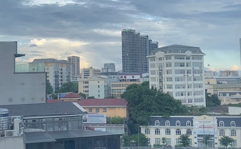 Not daring to borrow money from banks early, many people now find it difficult to buy houses in Hanoi. Illustration photo: Mai Chi