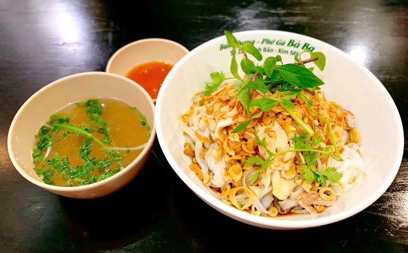 Chicken Pho is always a favorite of many diners. Photo: Hai Ly