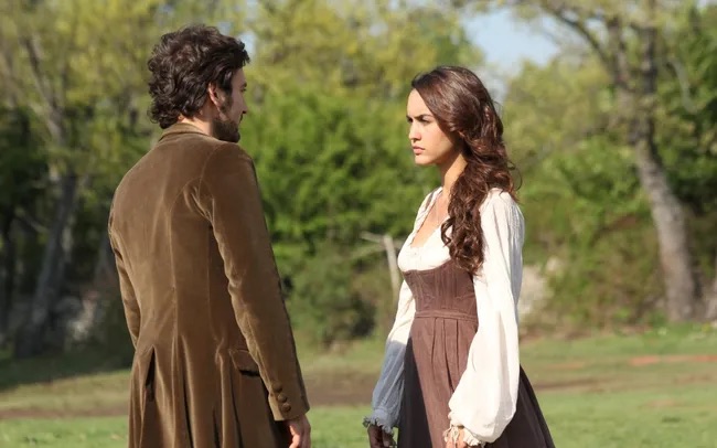 Scene from the movie "Behind a Love". To see how 7 years have passed, the audience humorously compared how much the price of gold has increased. Photo: Producer