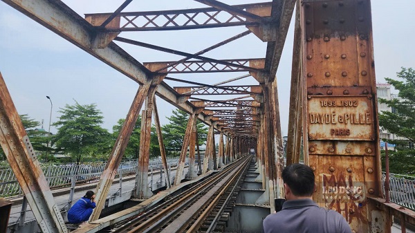 Nghiên cứu sửa chữa cầu Long Biên theo hướng bảo tồn. Ảnh: Minh Hạnh