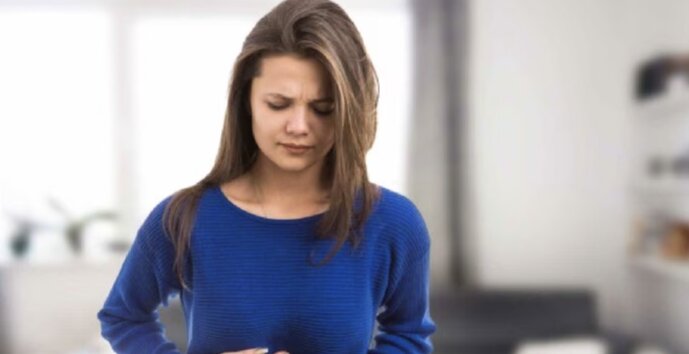 Causes of bloating during menstruation. Photo: According to Healthshots.