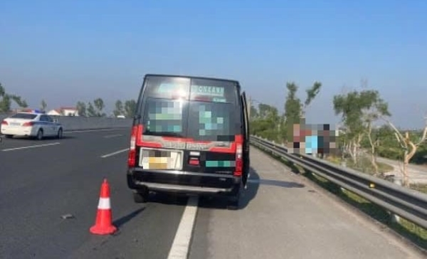 Accident scene. Photo: Hanoi - Hai Phong Expressway Information